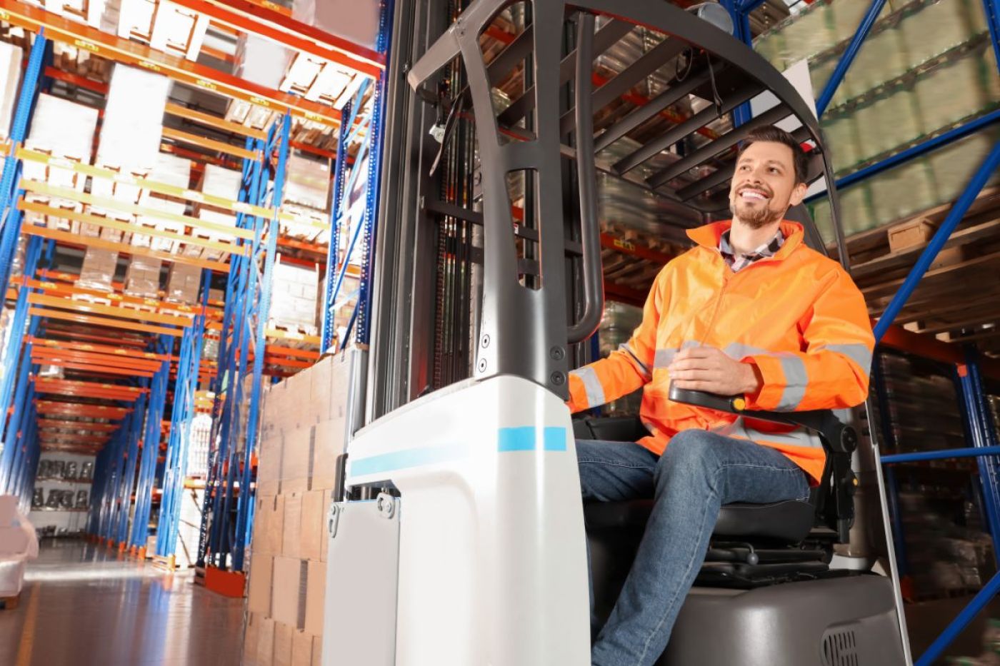 Job offer: Warehouse Worker with UDT – forklift and warehouse operations