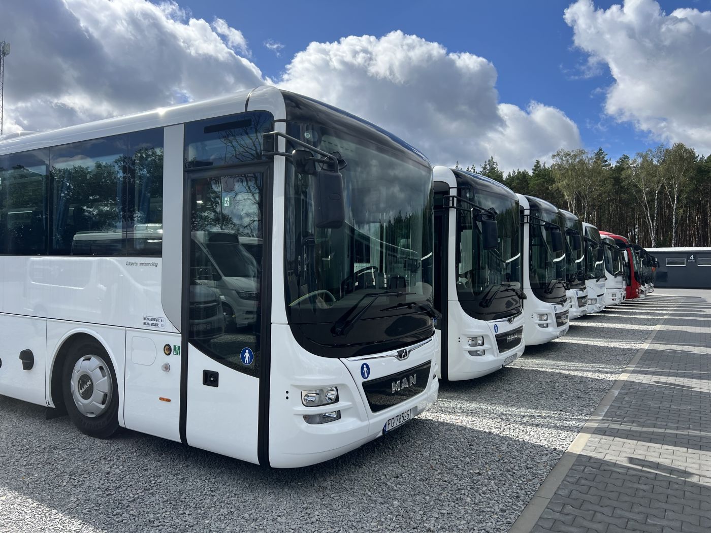 Oferta pracy: Kierowca autobusu – przewóz pracowników i obsługa stałych tras