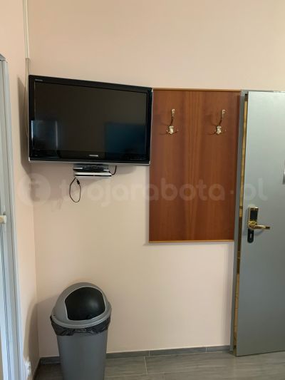 Accommodation photo 11 of 35 - Butcher / Meat Cutter – meat processing and cutting position